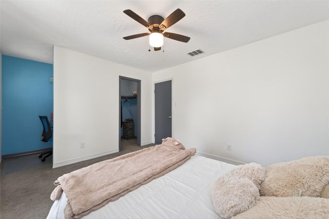 5722 Arncliffe Drive, Houston, TX 77088