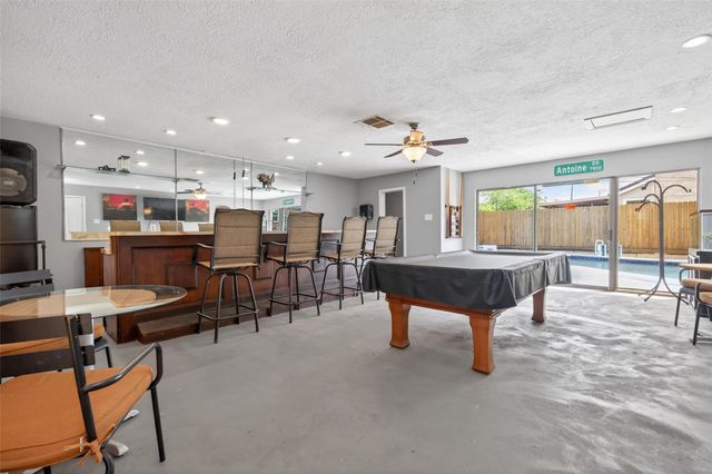 5722 Arncliffe Drive, Houston, TX 77088