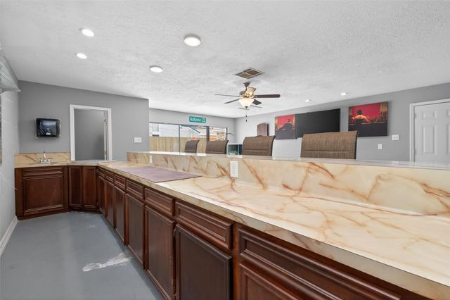 5722 Arncliffe Drive, Houston, TX 77088