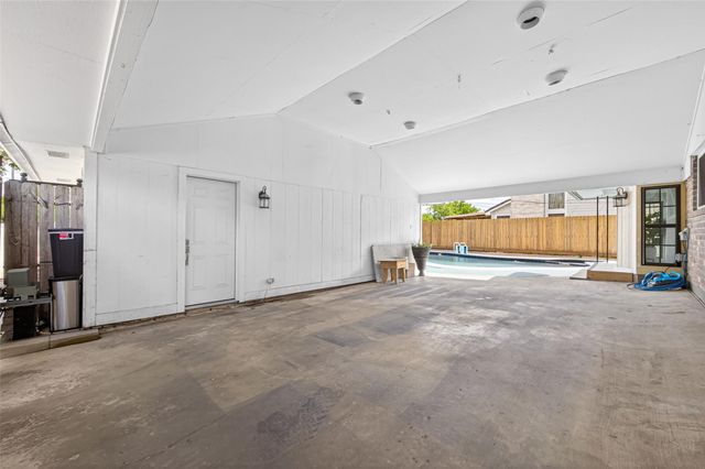 5722 Arncliffe Drive, Houston, TX 77088