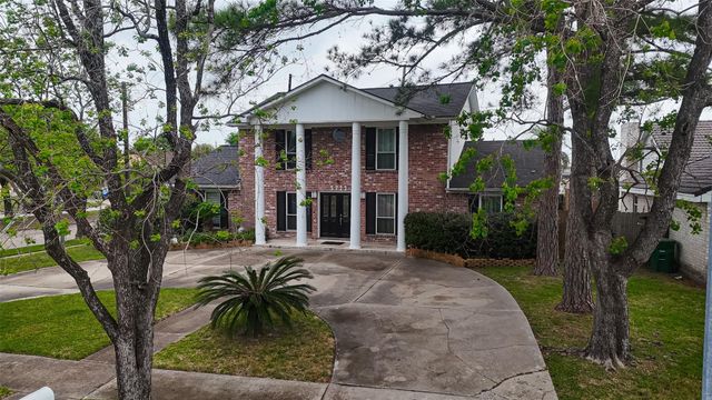 5722 Arncliffe Drive, Houston, TX 77088