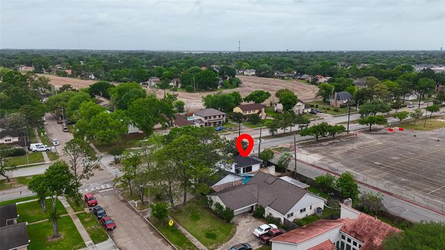5722 Arncliffe Drive, Houston, TX 77088