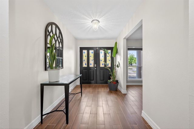 5722 Arncliffe Drive, Houston, TX 77088