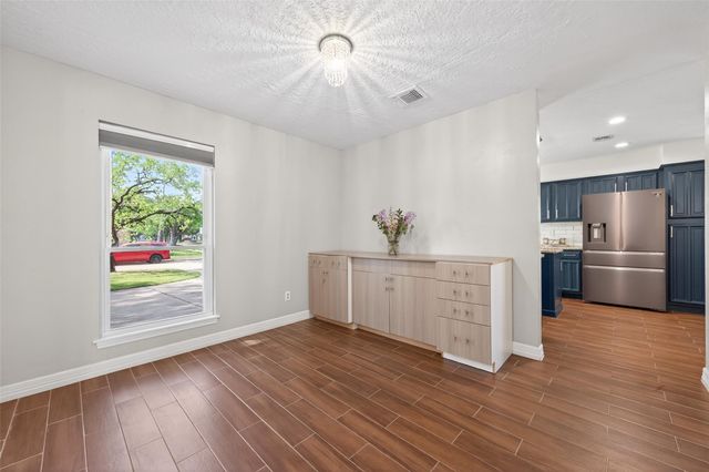 5722 Arncliffe Drive, Houston, TX 77088