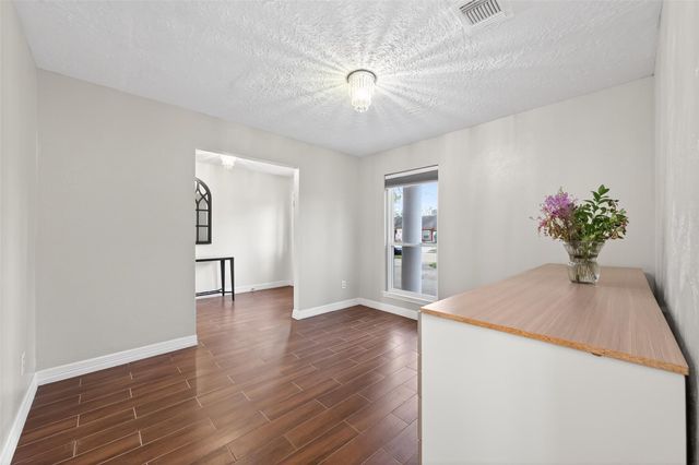 5722 Arncliffe Drive, Houston, TX 77088