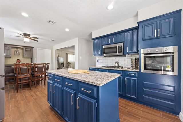 5722 Arncliffe Drive, Houston, TX 77088