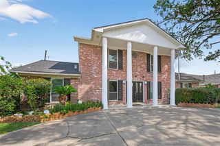 5722 Arncliffe Drive, Houston, TX 77088