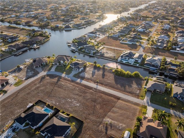 1418 NW 33rd PL, Cape Coral, FL 33993