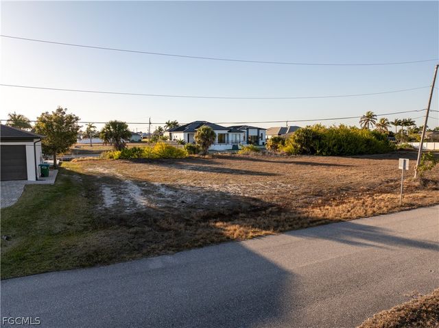 1418 NW 33rd PL, Cape Coral, FL 33993