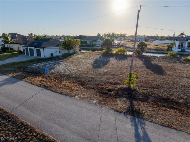 1418 NW 33rd PL, Cape Coral, FL 33993