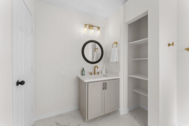 11003 Landsbury Court, Houston, TX 77099