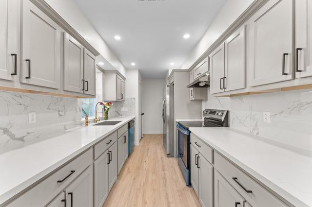 11003 Landsbury Court, Houston, TX 77099