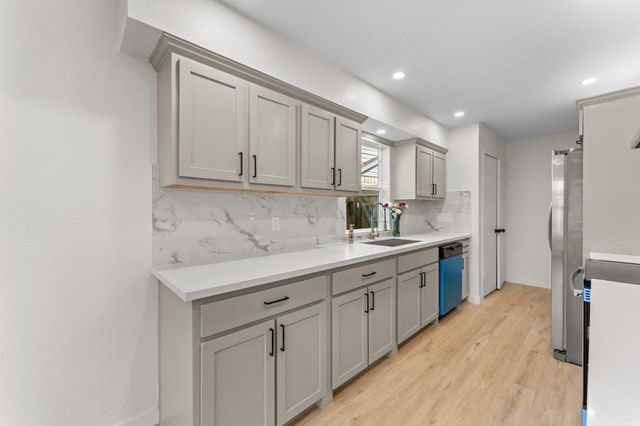 11003 Landsbury Court, Houston, TX 77099