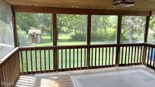 3210 Lake George Road, Oakland Charter Township, MI 48363