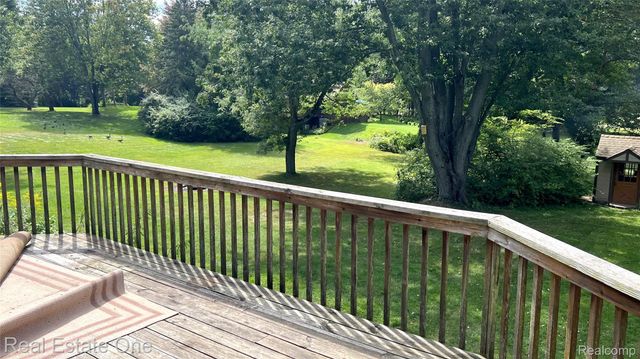 3210 Lake George Road, Oakland Charter Township, MI 48363