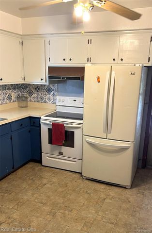 3210 Lake George Road, Oakland Charter Township, MI 48363