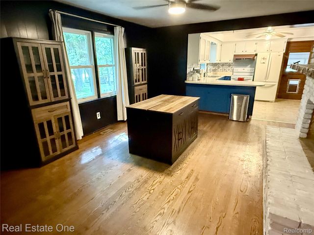 3210 Lake George Road, Oakland Charter Township, MI 48363