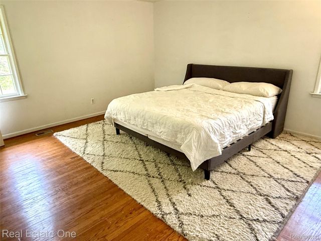 3210 Lake George Road, Oakland Charter Township, MI 48363