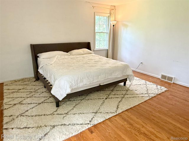 3210 Lake George Road, Oakland Charter Township, MI 48363