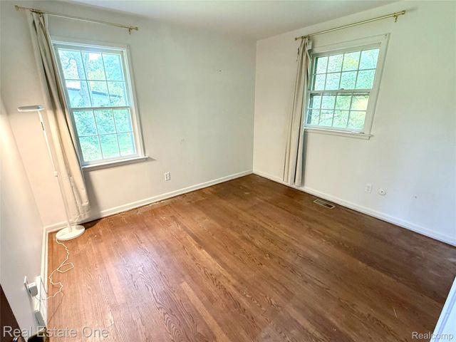 3210 Lake George Road, Oakland Charter Township, MI 48363