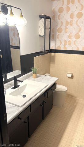 3210 Lake George Road, Oakland Charter Township, MI 48363