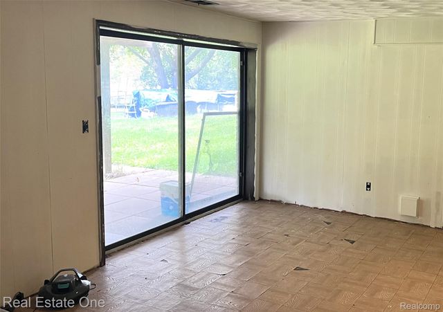 3210 Lake George Road, Oakland Charter Township, MI 48363