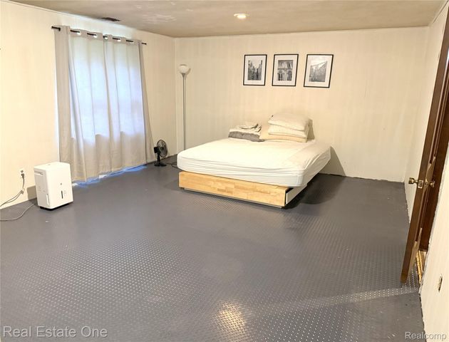 3210 Lake George Road, Oakland Charter Township, MI 48363