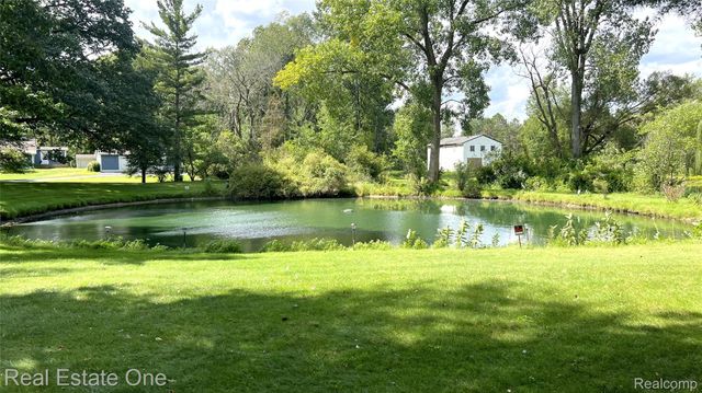 3210 Lake George Road, Oakland Charter Township, MI 48363