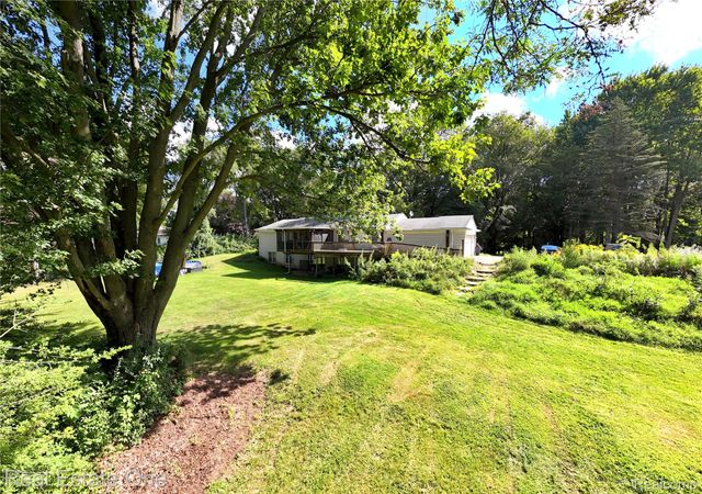 3210 Lake George Road, Oakland Charter Township, MI 48363