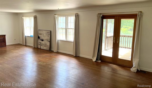 3210 Lake George Road, Oakland Charter Township, MI 48363