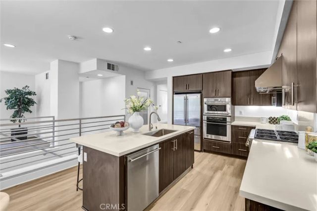 600 Rockfeller, Irvine, CA 92612
