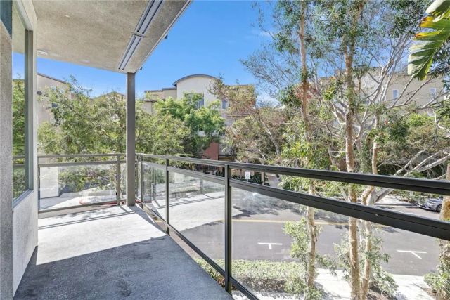 600 Rockfeller, Irvine, CA 92612