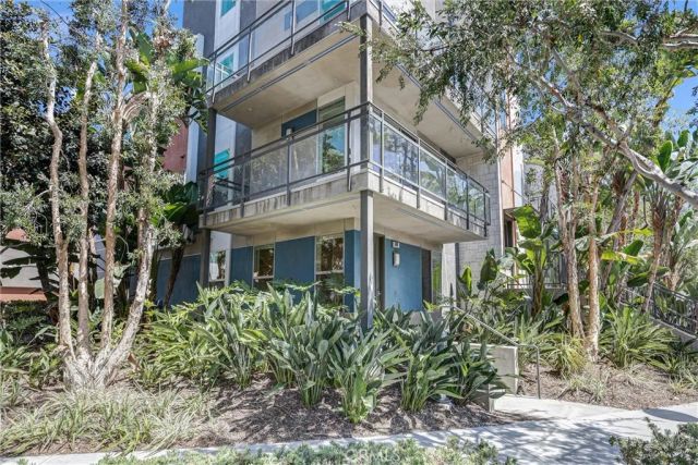 600 Rockfeller, Irvine, CA 92612