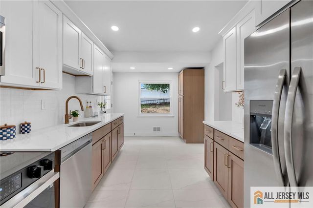 52 Gaub Road, Old Bridge, NJ 08857