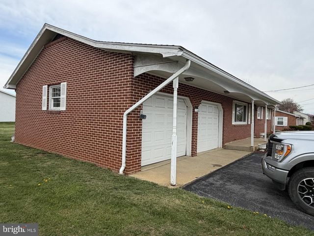 7935 SCENIC DRIVE, Shippensburg, PA 17257