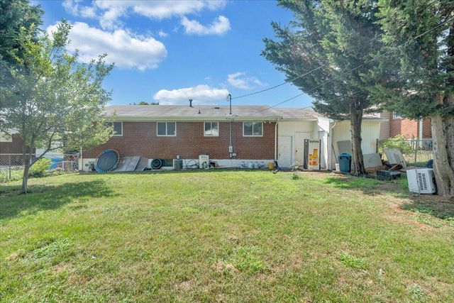 3332 Maplelawn AVE, Roanoke, VA 24012