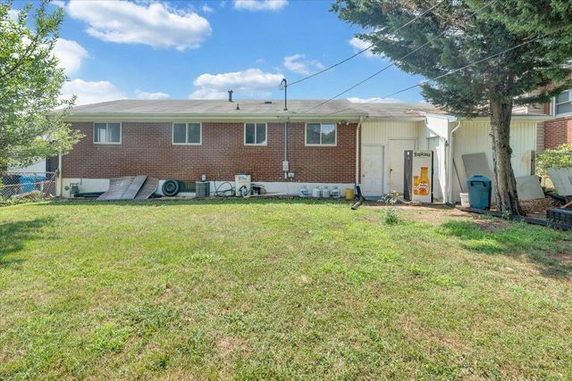 3332 Maplelawn AVE, Roanoke, VA 24012