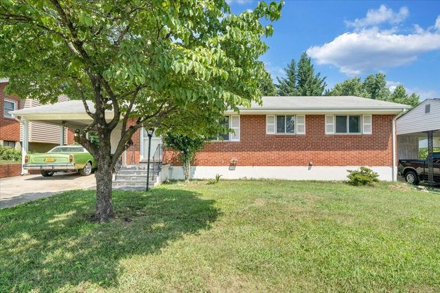 3332 Maplelawn AVE, Roanoke, VA 24012