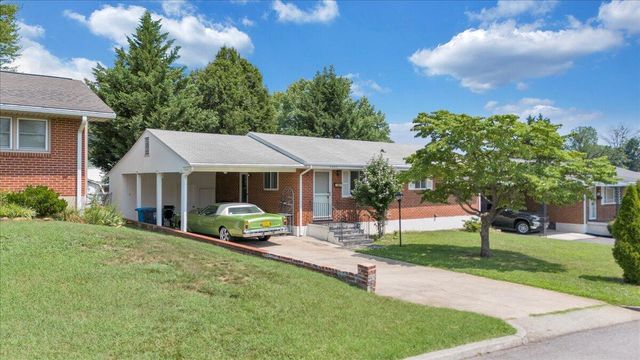 3332 Maplelawn AVE, Roanoke, VA 24012