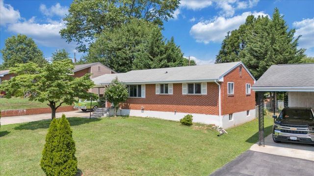 3332 Maplelawn AVE, Roanoke, VA 24012
