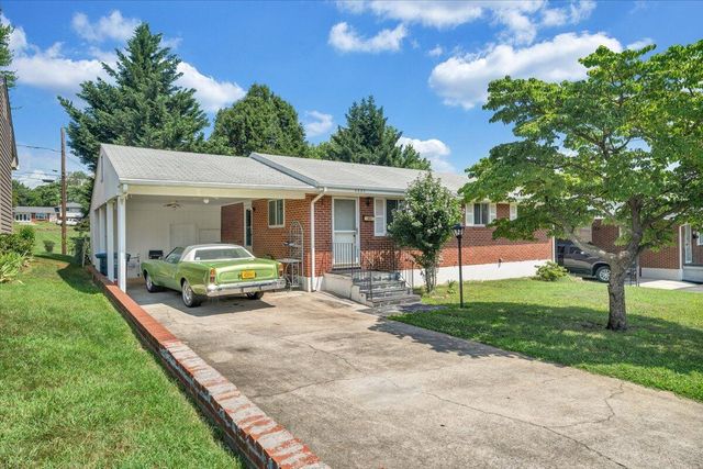 3332 Maplelawn AVE, Roanoke, VA 24012