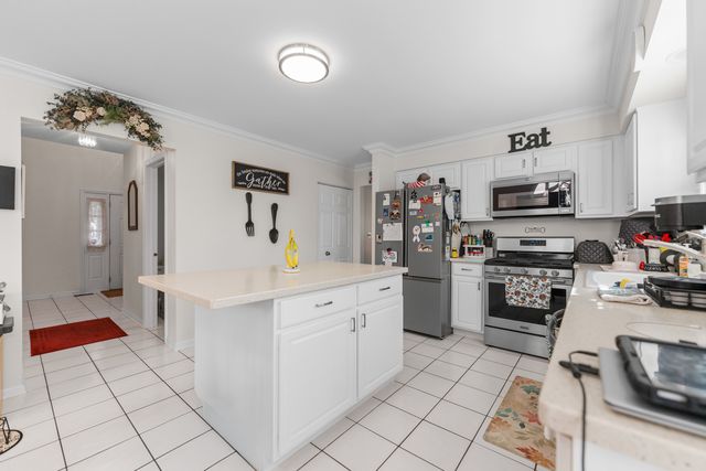 1080 Wakefield Drive, Elgin, IL 60120