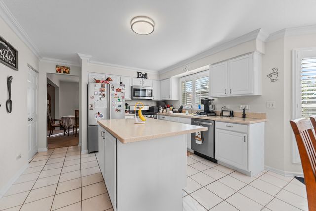 1080 Wakefield Drive, Elgin, IL 60120