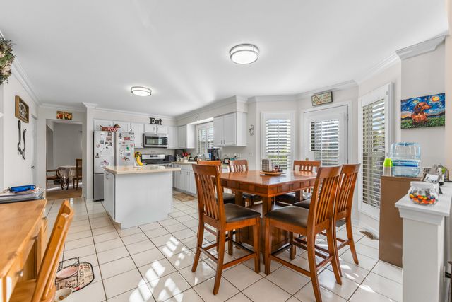 1080 Wakefield Drive, Elgin, IL 60120