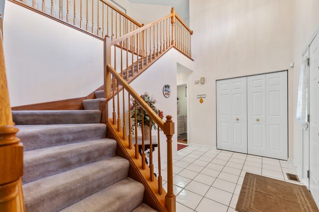 1080 Wakefield Drive, Elgin, IL 60120