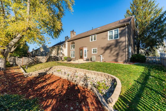 1080 Wakefield Drive, Elgin, IL 60120