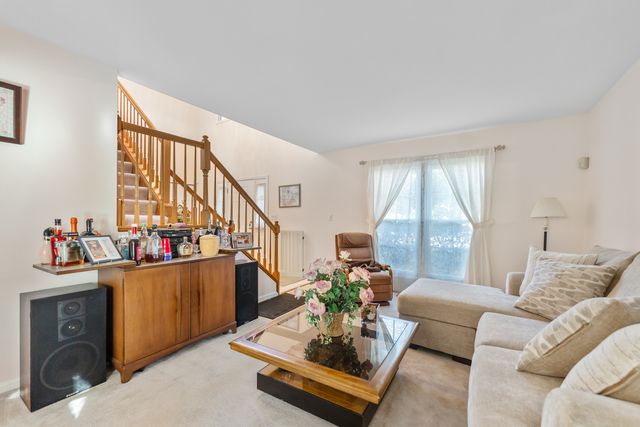 1080 Wakefield Drive, Elgin, IL 60120