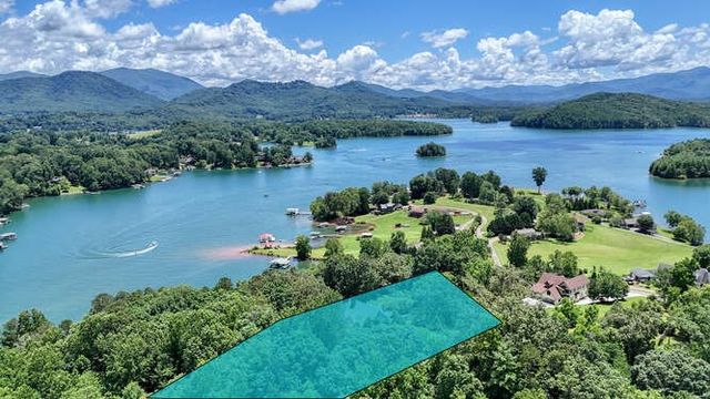 29 Caboose Lane, Hayesville, NC 28904