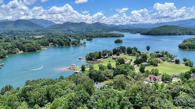 29 Caboose Lane, Hayesville, NC 28904