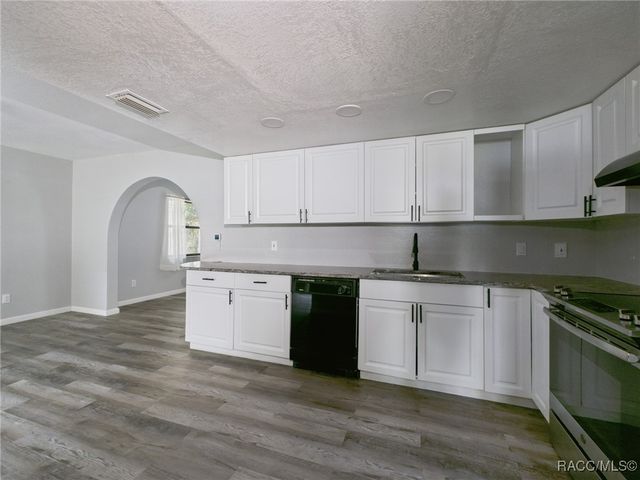 8344 N Sarazen Drive, Citrus Springs, FL 34434